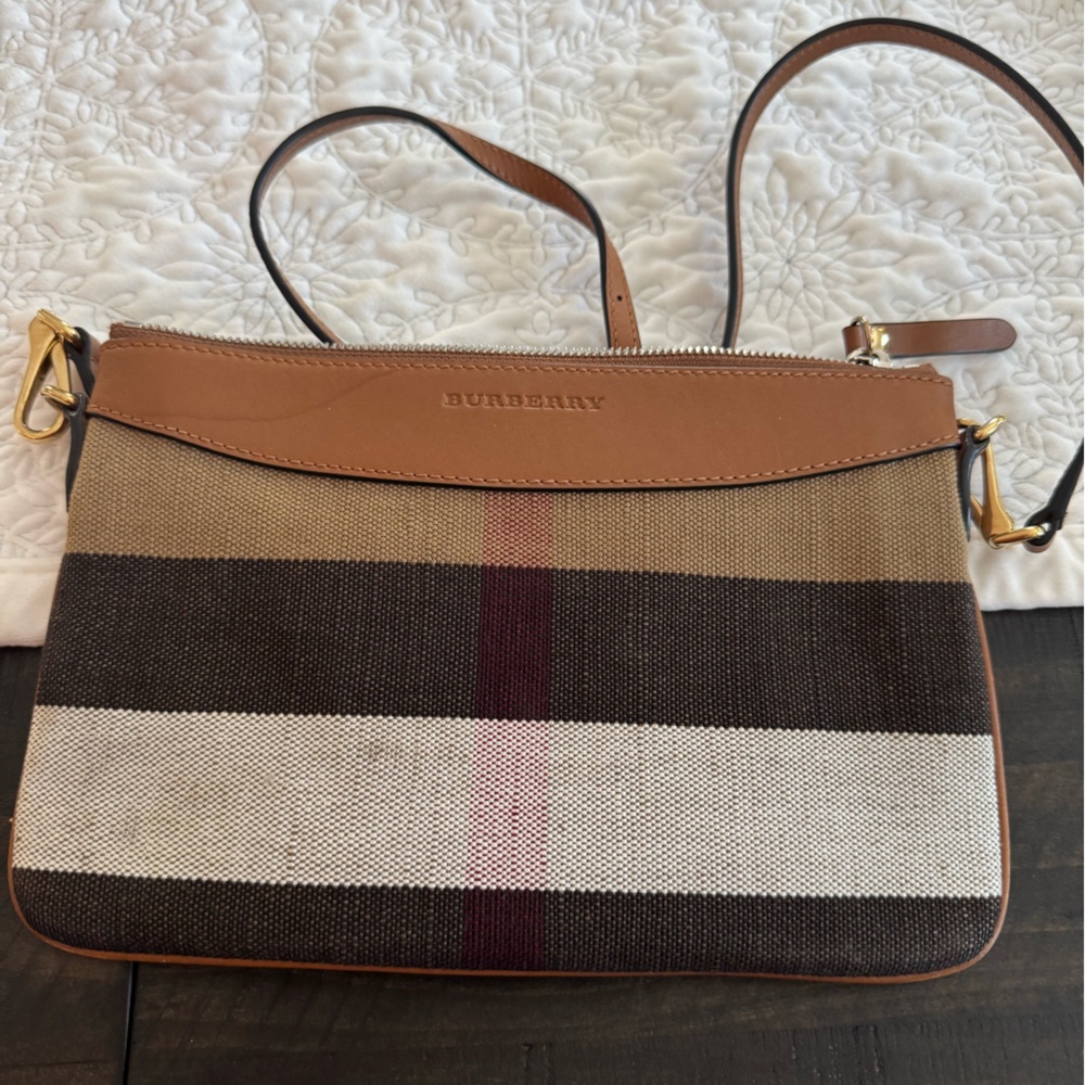 Burberry clutch wallet crossbody